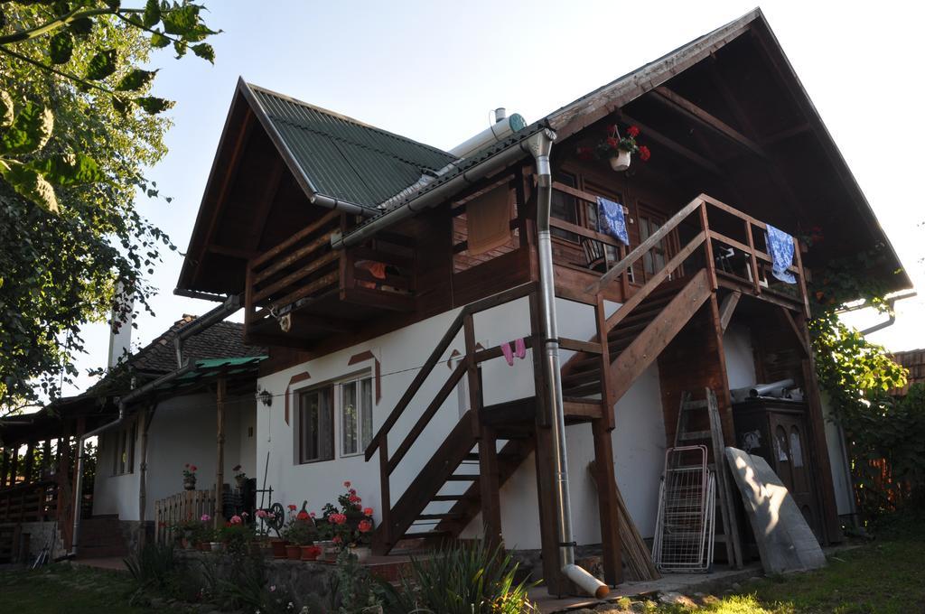 Kuekuello Vendeghaz Hotel โซวาตา ภายนอก รูปภาพ