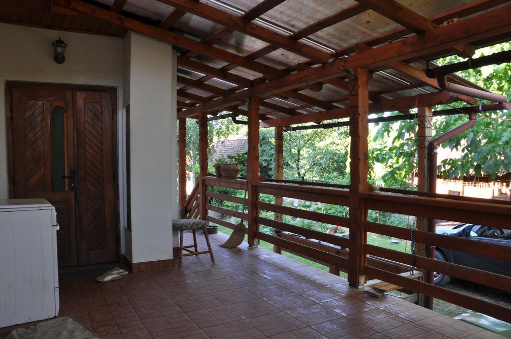 Kuekuello Vendeghaz Hotel โซวาตา ภายนอก รูปภาพ